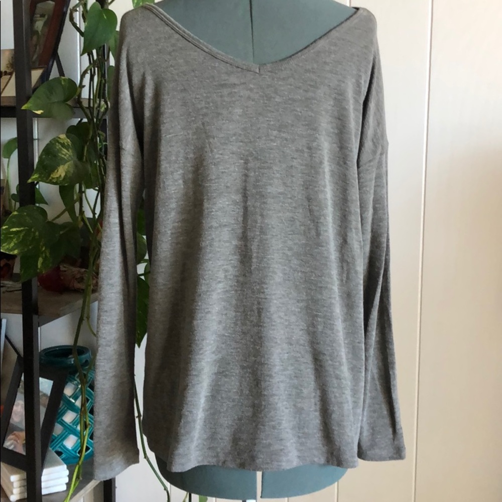 Sun and shadow wide V comfy longe top.